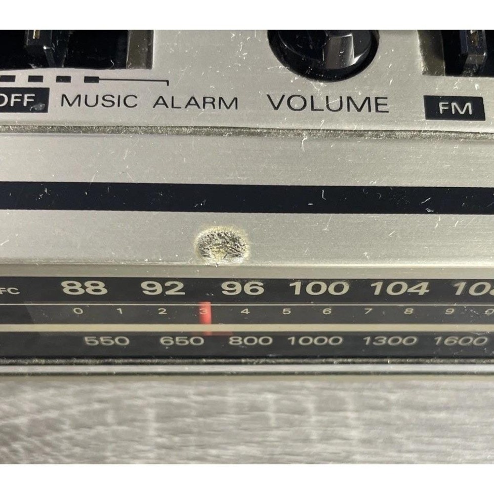 Vintage General Electric Radio Alarm Clock (working) - Picture 5 of 5